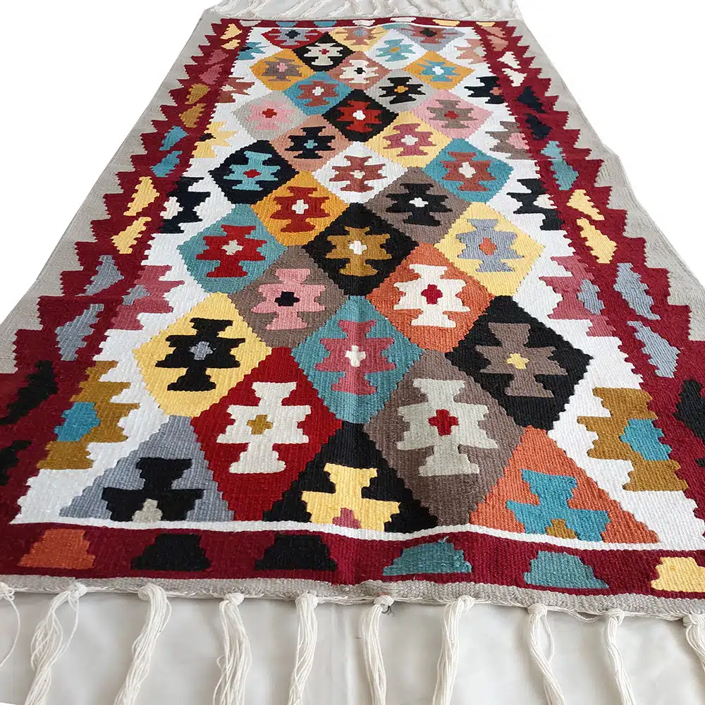 گلیم برای تخت سنتی
